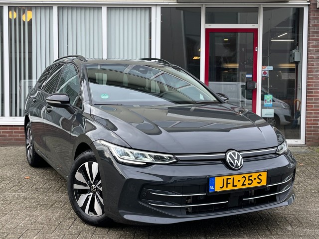 VOLKSWAGEN GOLF 1.5 eTSI Life Edition Automaat I Camera I Carplay I Half leer I Stoelverw., Autobedrijf Hilboezen, Staphorst