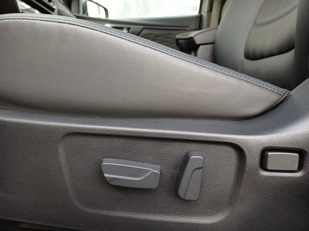ISUZU, D-MAX