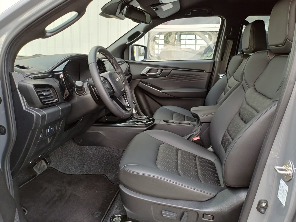 ISUZU, D-MAX