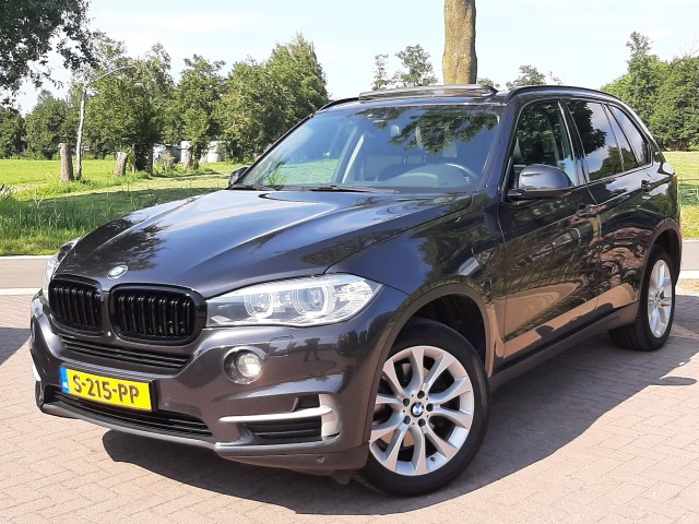 BMW X5 E-Drive Airco Cruise-control Panorama-dak Trekhaak, Autobedrijf van de Bunt, Zwartebroek