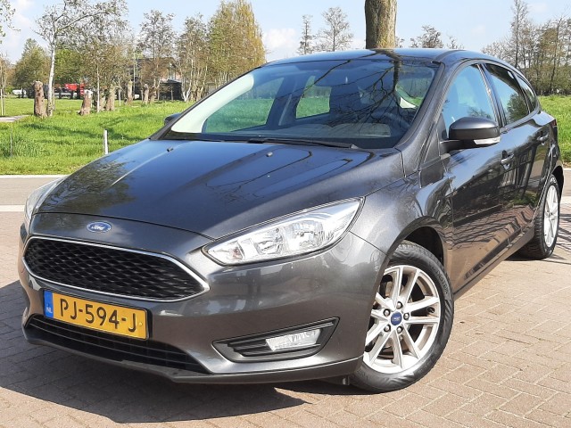 FORD FOCUS 1.0 Airco Navigatie Bluetooth , Autobedrijf van de Bunt, Zwartebroek