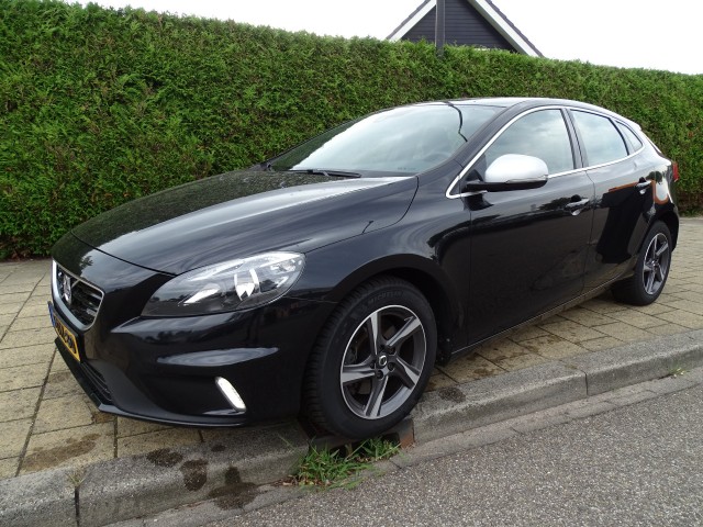 VOLVO V40 1.6 T3 OCEAN RACE-150 Pk-Clima-Blth-Navi-Cruise-Pdc-Hlf leer, Garage Dekker, Heerhugowaard