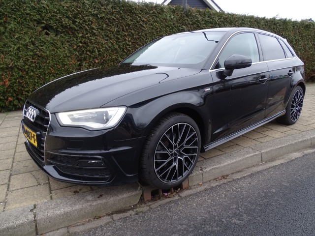 AUDI A3 1.2 TFSI ADRENALIN - 110 Pk-Navi-Cruise-LED-Blth-Media-PDC-Came, Garage Dekker, Heerhugowaard