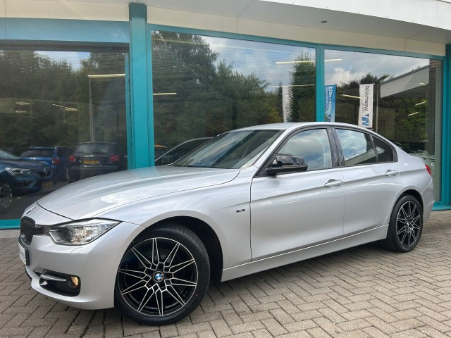 BMW 3-SERIE 320i Sport Line, LED, 18inch, Bi-Xenon, Sportstoel, , Auto Weerveld, Deurningen