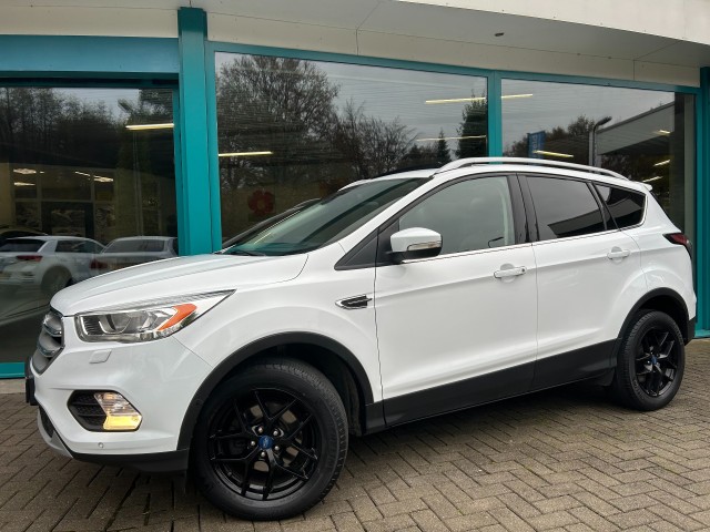 FORD KUGA 1.5 TITANIUM Navi, CarPlay, Panorama, LED, PDC, TrHaak, 17Inch , Auto Weerveld, Deurningen