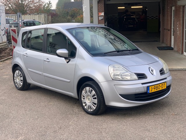 RENAULT MODUS 1.2-16V AUTHENTIQUE HOGE INSTAP AIRCO NETTE RENAULT, Jan Burger Automotive, Boven-Leeuwen