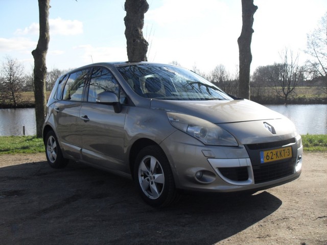 RENAULT SCENIC 1.6 Dynamique Panorama, Trekhaak T van Venrooy auto's, 5373 AG Herpen