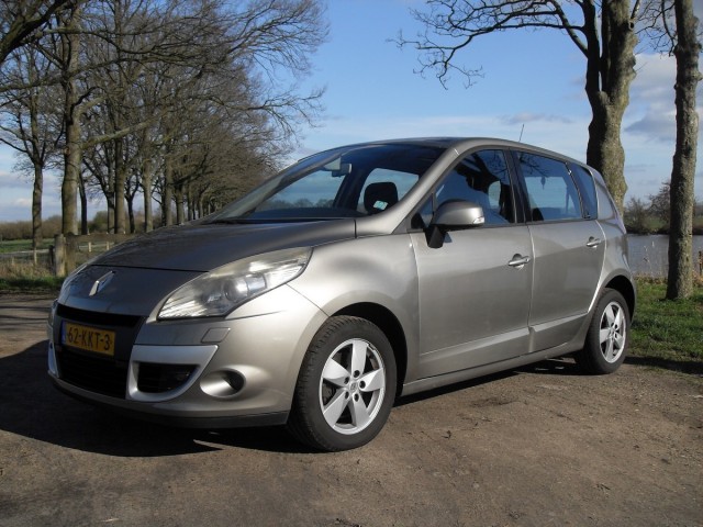 RENAULT SCENIC 1.6 Dynamique Panorama, Trekhaak T van Venrooy auto's, 5373 AG Herpen