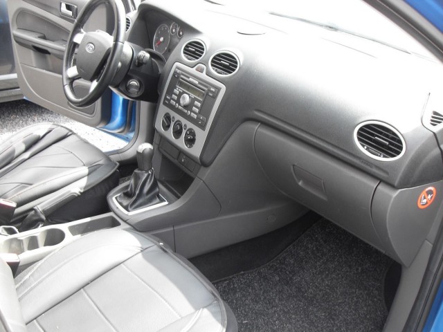 FORD FOCUS 1.616V Trend, T van Venrooy auto's, 5373 AG Herpen