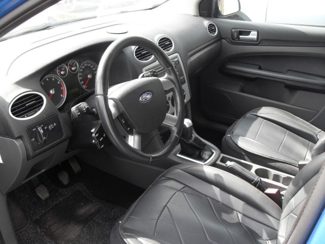 FORD FOCUS 1.616V Trend, T van Venrooy auto's, 5373 AG Herpen