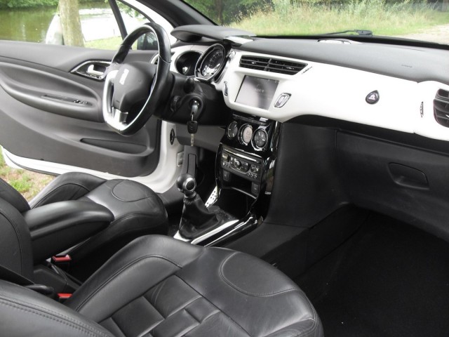 CITROEN DS3 1.6 Sport Chic, Leder T van Venrooy auto's, 5373 AG Herpen