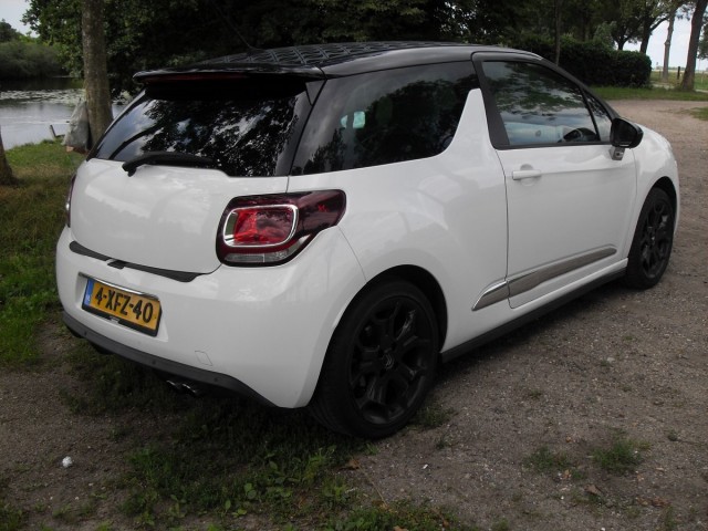 CITROEN DS3 1.6 Sport Chic, Leder T van Venrooy auto's, 5373 AG Herpen
