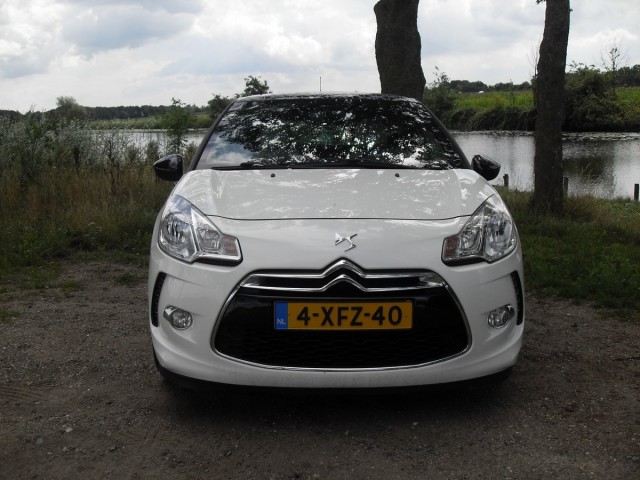 CITROEN DS3 1.6 Sport Chic, Leder T van Venrooy auto's, 5373 AG Herpen