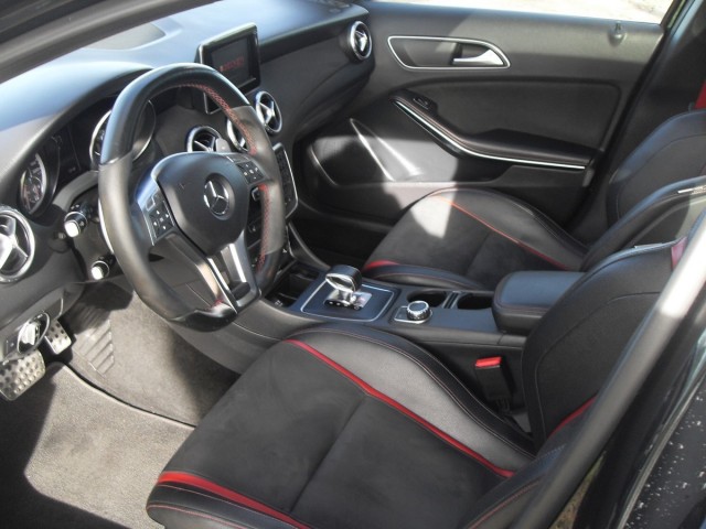 MERCEDES-BENZ GLA-KLASSE AMG45 4Matic Edition1,  360 PK,  Panorama T van Venrooy auto's, 5373 AG Herpen