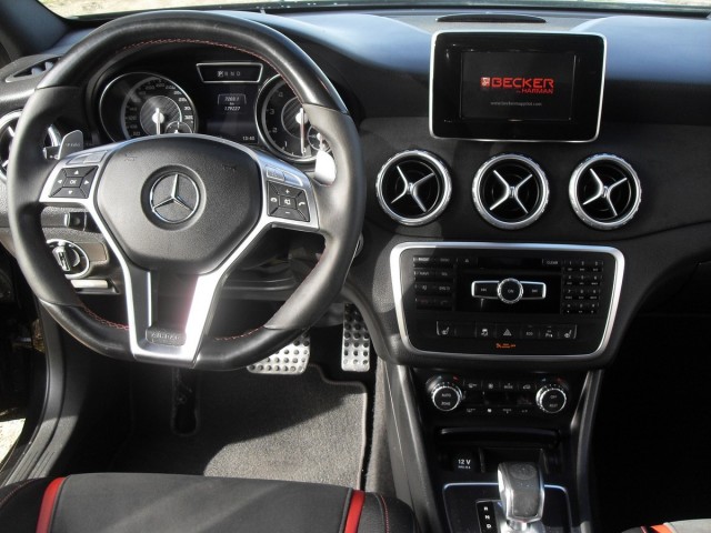 MERCEDES-BENZ GLA-KLASSE AMG45 4Matic Edition1,  360 PK,  Panorama T van Venrooy auto's, 5373 AG Herpen