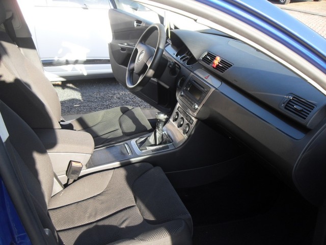 VOLKSWAGEN PASSAT 1.6 FSI Comfortline, LEES!! T van Venrooy auto's, 5373 AG Herpen