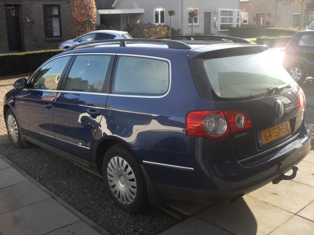 VOLKSWAGEN PASSAT 1.6 FSI Comfortline, LEES!! T van Venrooy auto's, 5373 AG Herpen