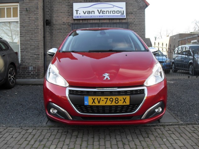 PEUGEOT 208 1.2 PureTech Signature, 5Drs. Dealer onderouden T van Venrooy auto's, 5373 AG Herpen