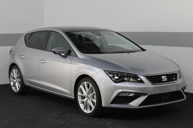 Seat Leon - FR DSG NAVI PANORAMA LED SHZ ACC PDC v+h...
