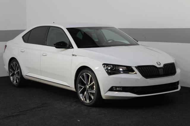 Skoda Superb - SportLine XENON NAVI DAB ACC SHZ KESSY...