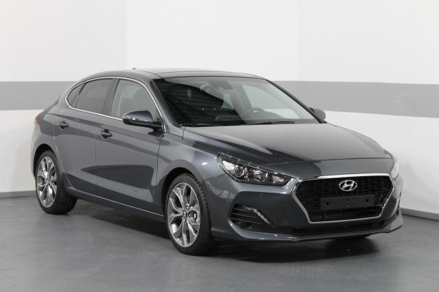 Hyundai I30 - PREMIUM PANORAMA NAVI PDC v+h SHZ TEMPOMA...