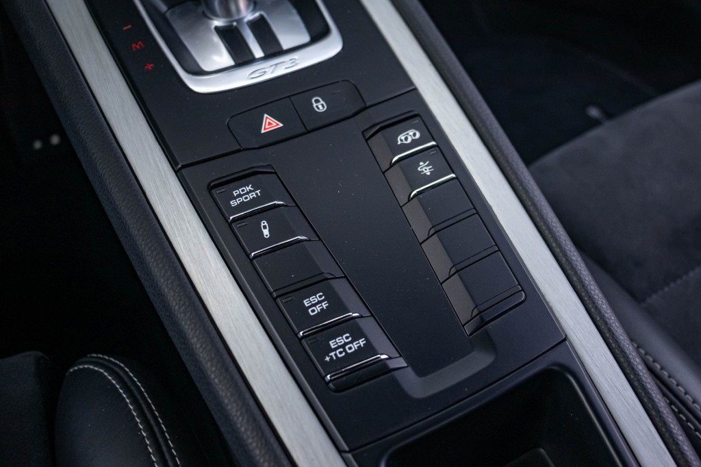 PORSCHE, 911