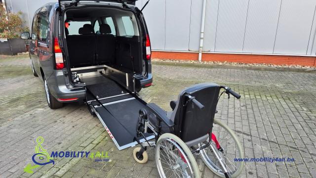 VOLKSWAGEN CADDY MAXI 2.0 TDi BleuMotion Euro 6 geschikt voor 1 rolstoel nieuw leverbaar bij Mobility4all