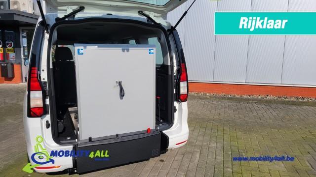 VOLKSWAGEN CADDY MAXI 2.0 TDi BleuMotion Euro 6 geschikt voor 1 rolstoel nieuw leverbaar bij Mobility4all