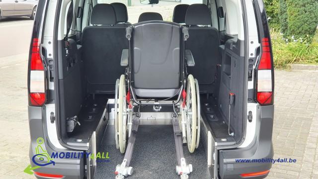 VOLKSWAGEN CADDY MAXI 2.0 TDi BleuMotion Euro 6 geschikt voor 1 rolstoel nieuw leverbaar bij Mobility4all