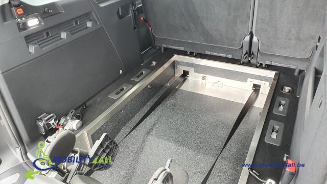 VOLKSWAGEN CADDY MAXI 2.0 TDi BleuMotion Euro 6 geschikt voor 1 rolstoel nieuw leverbaar bij Mobility4all