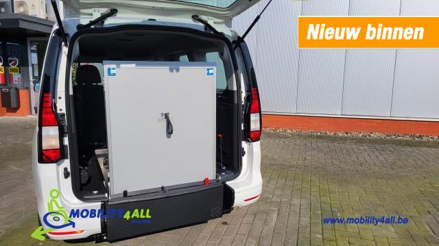 VOLKSWAGEN CADDY MAXI 2.0 TDi BleuMotion Euro 6 geschikt voor 1 rolstoel nieuw leverbaar bij Mobility4all