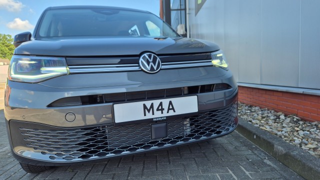 VOLKSWAGEN CADDY MAXI 2.0 TDi BleuMotion Euro 6 geschikt voor 1 rolstoel nieuw leverbaar bij Mobility4all