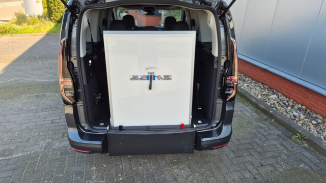 VOLKSWAGEN CADDY MAXI 2.0 TDi BleuMotion Euro 6 geschikt voor 1 rolstoel nieuw leverbaar bij Mobility4all