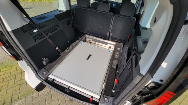 VOLKSWAGEN CADDY MAXI 2.0 TDi BleuMotion Euro 6 geschikt voor 1 rolstoel nieuw leverbaar bij Mobility4all