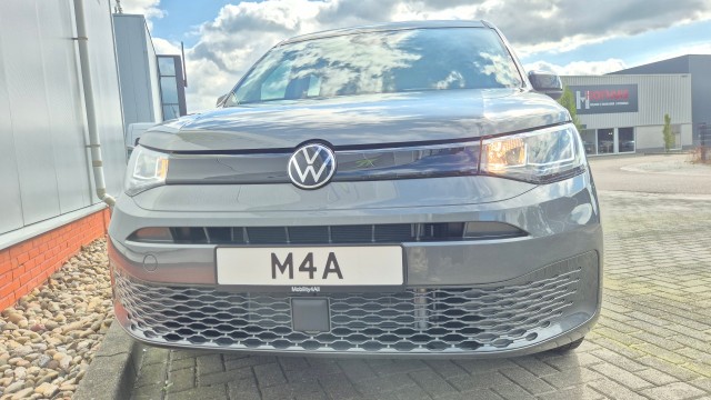 VOLKSWAGEN CADDY MAXI 2.0 TDi BleuMotion Euro 6 geschikt voor 1 rolstoel nieuw leverbaar bij Mobility4all