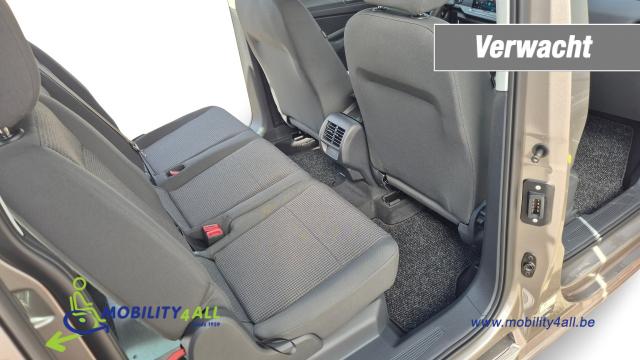 VOLKSWAGEN CADDY MAXI 2.0 TDi BleuMotion Euro 6 geschikt voor 1 rolstoel nieuw leverbaar bij Mobility4all