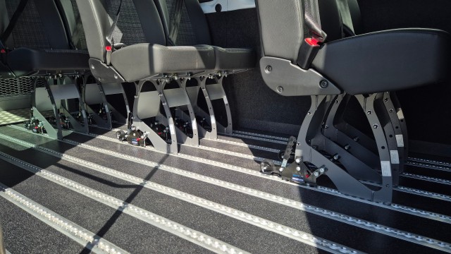 MERCEDES-BENZ SPRINTER Rolstoelbus 9-PERSOONS