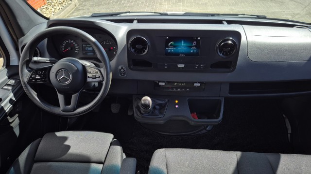 MERCEDES-BENZ SPRINTER Rolstoelbus 9-PERSOONS