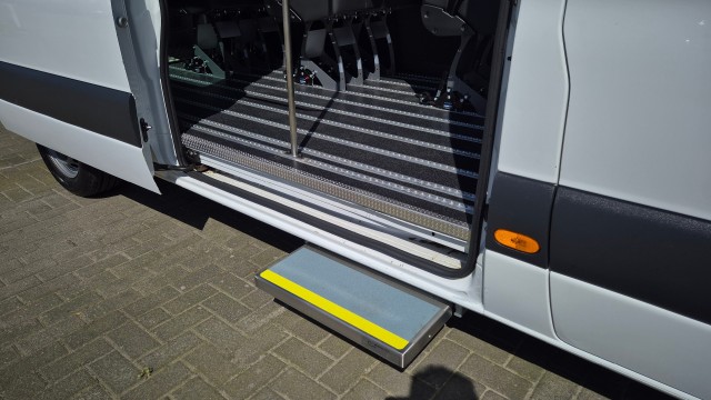 MERCEDES-BENZ SPRINTER Rolstoelbus 9-PERSOONS