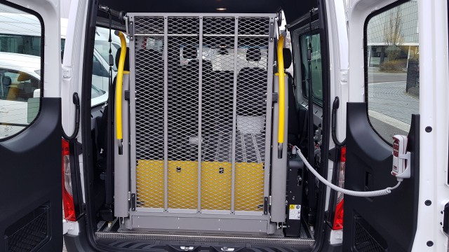 MERCEDES-BENZ SPRINTER Rolstoelbus 9-PERSOONS