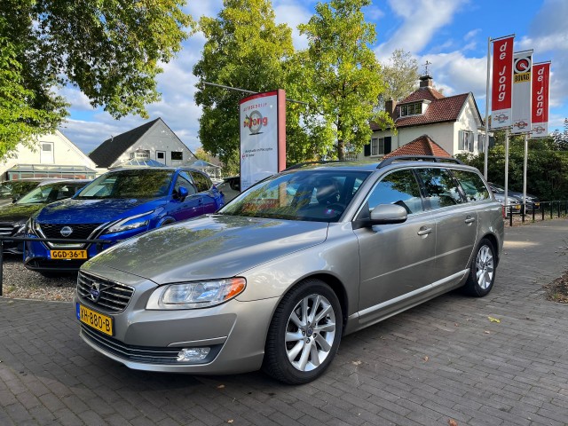 VOLVO V70 1.6 D2 MOMENTUM / LEDER / NAVI / CRUISE CTR. / PDC / 17'' LMV, Autobedrijf de Jong, Helvoirt