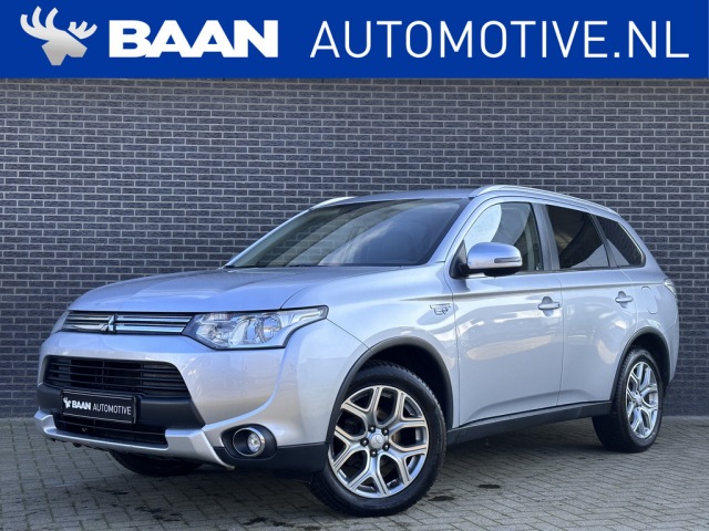 Mitsubishi Outlander - 2.0 PHEV Business Edition X-Line   Navigatie   Camera  