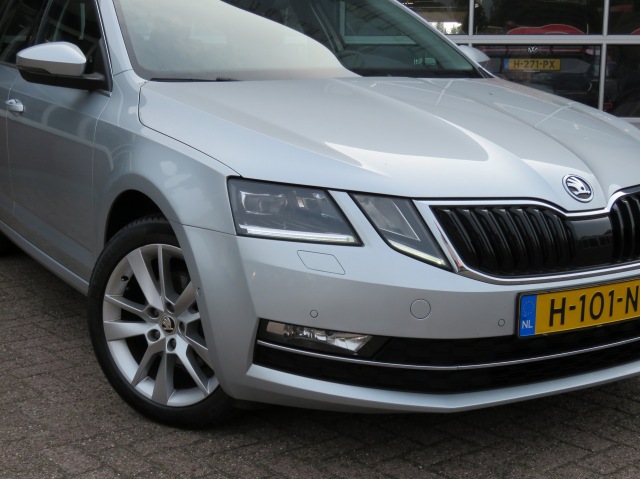 SKODA OCTAVIA Combi 1.0 115pk TSI Greentech Business Edition Plus / Led / Came, Garage Groenouwe, Bathmen