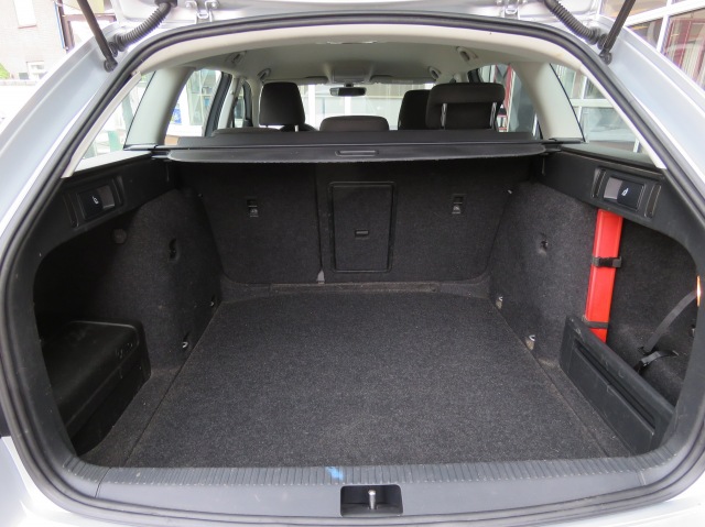 SKODA OCTAVIA Combi 1.0 115pk TSI Greentech Business Edition Plus / Led / Came, Garage Groenouwe, Bathmen