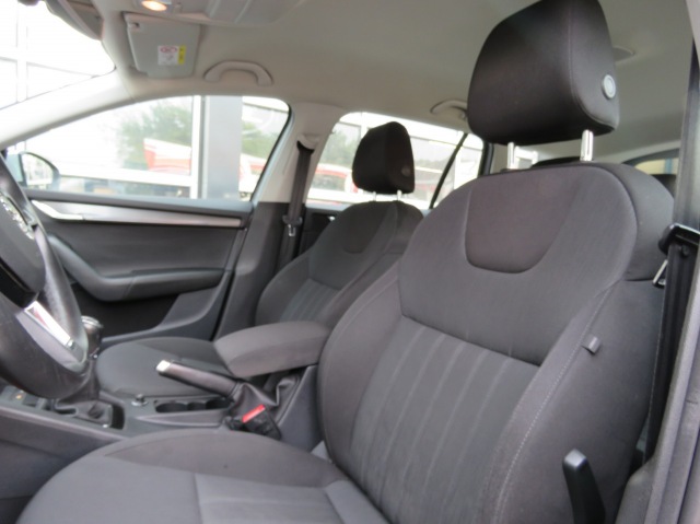 SKODA OCTAVIA Combi 1.0 115pk TSI Greentech Business Edition Plus / Led / Came, Garage Groenouwe, Bathmen