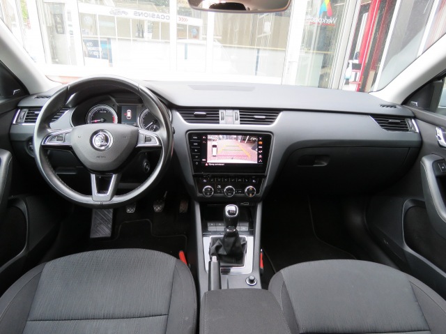 SKODA OCTAVIA Combi 1.0 115pk TSI Greentech Business Edition Plus / Led / Came, Garage Groenouwe, Bathmen