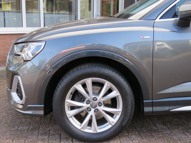 AUDI Q3 SPORTBACK 35 TFSI S Edition S-Tronic / Navi / Led / 18 Inch / BOVAG garant, Garage Groenouwe, Bathmen