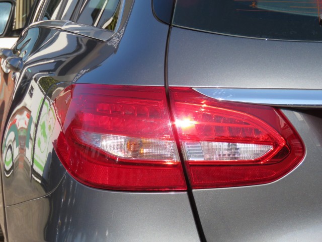 MERCEDES-BENZ C-KLASSE 180 156pk Aut. PRESTIGE / Camera / Leder-stof / Trekhaak / Veel , Garage Groenouwe, Bathmen