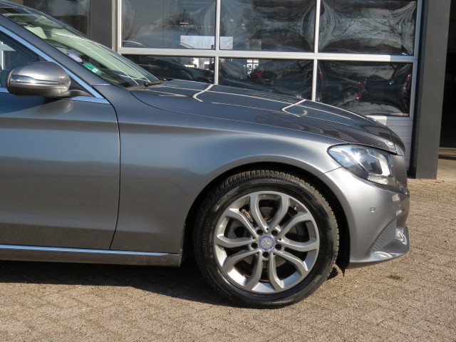MERCEDES-BENZ C-KLASSE 180 156pk Aut. PRESTIGE / Camera / Leder-stof / Trekhaak / Veel , Garage Groenouwe, Bathmen