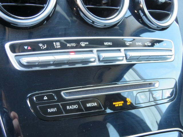 MERCEDES-BENZ C-KLASSE 180 156pk Aut. PRESTIGE / Camera / Leder-stof / Trekhaak / Veel , Garage Groenouwe, Bathmen